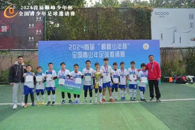 洛瑞一年合同重回76人 38岁的他上季场均8+4.6